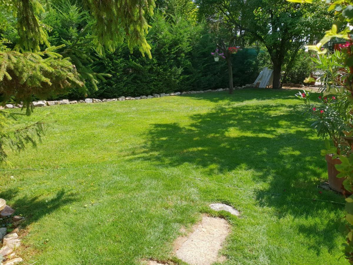 Fuered Deluxe Garden Apartment Balatonfured Exterior photo