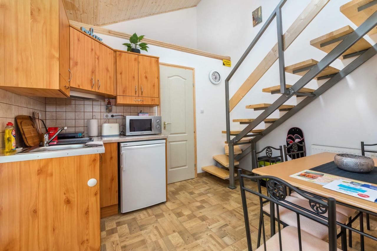 Fuered Deluxe Garden Apartment Balatonfured Exterior photo