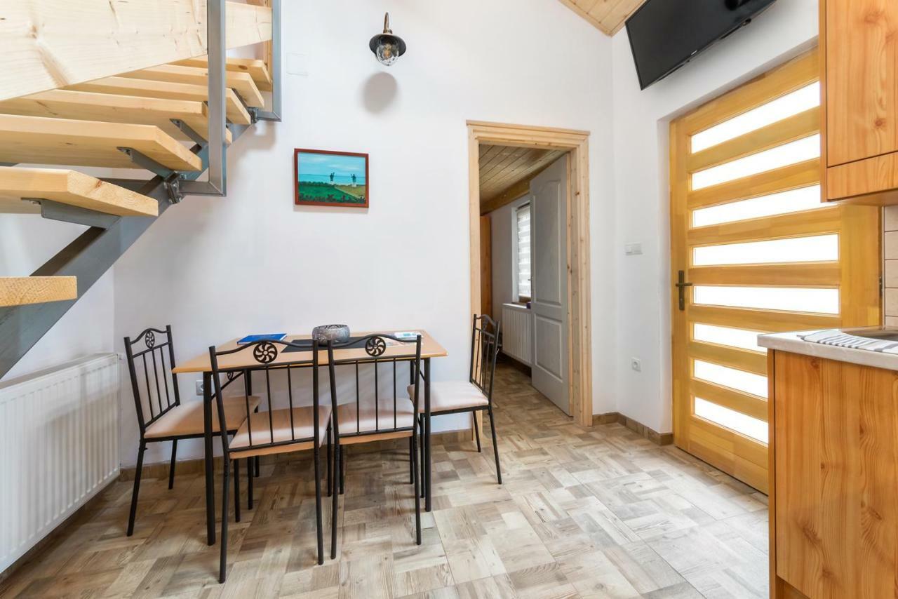 Fuered Deluxe Garden Apartment Balatonfured Exterior photo